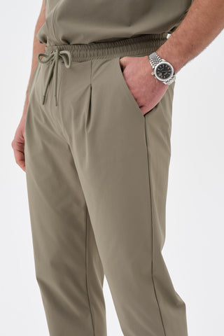 Erkek Pileli Düz Paça Pantolon Vizon